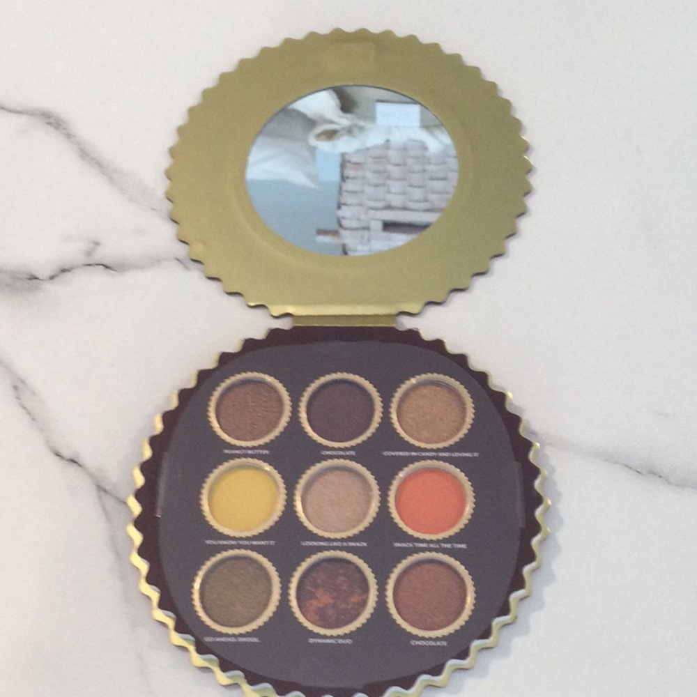 NWT Reese’s eyeshadow palette